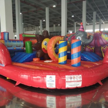 Jeu gonflable Complexe Circus